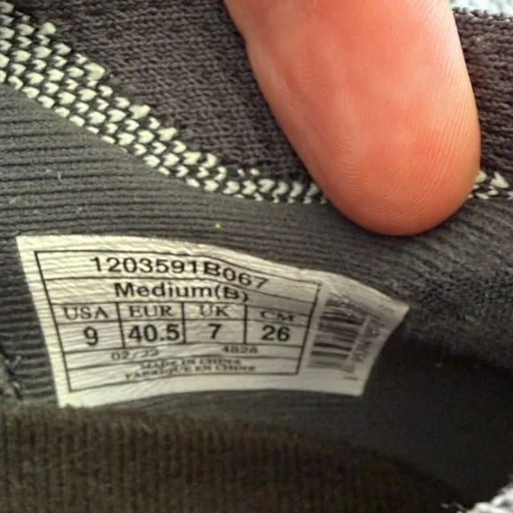 Brooks women’s levitate 5 stealth fit size 9 - Picture 6 of 6